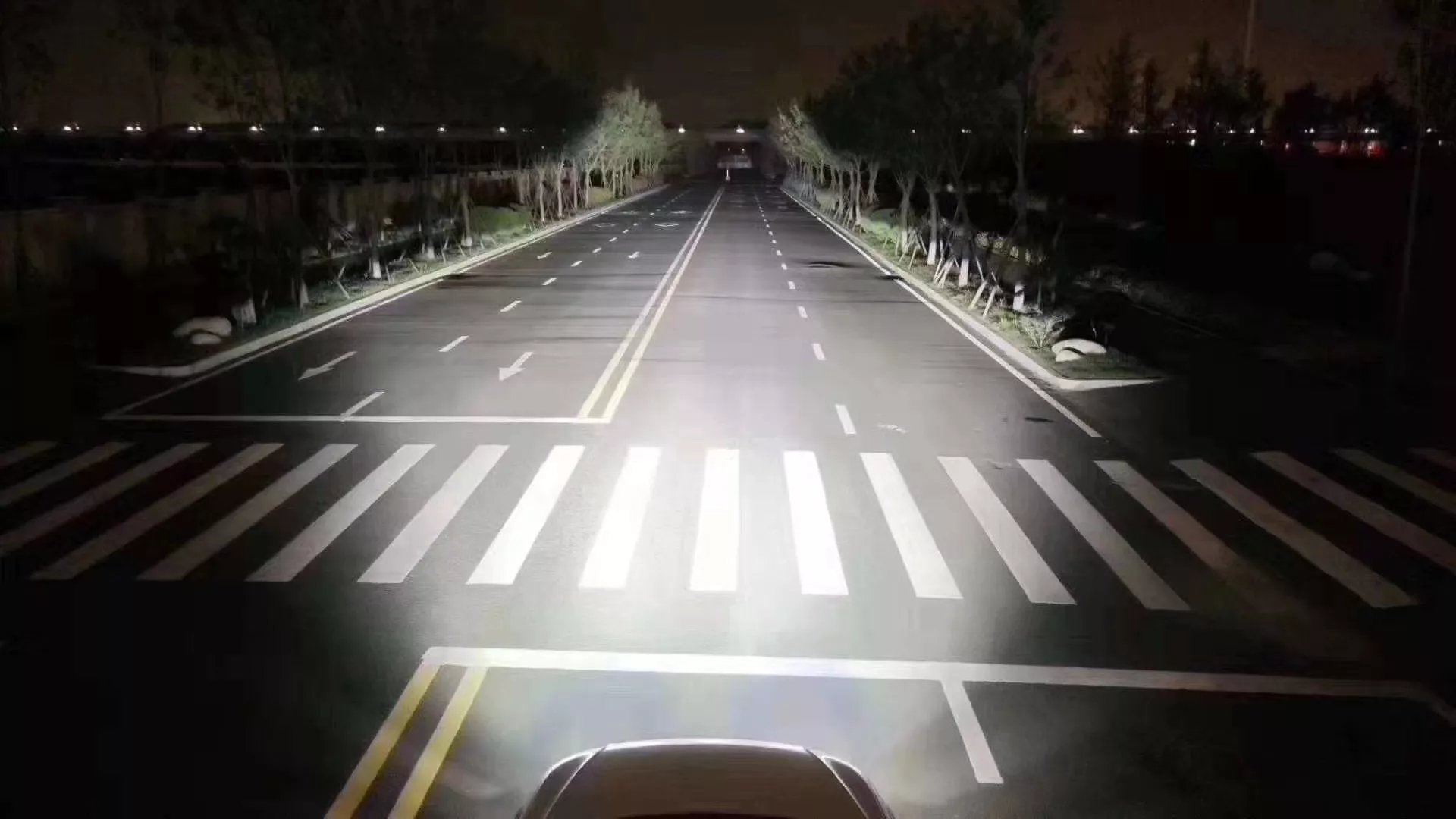 贵阳黔鹰车灯，15年专注车灯升级改装，立盯澳兹姆欧司朗海拉官方授权店